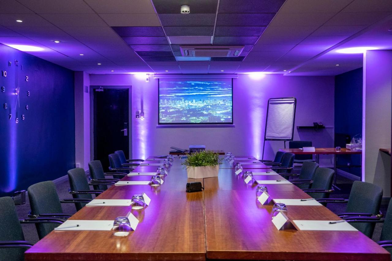 Mercure Birmingham West Hotel West Bromwich Bagian luar foto