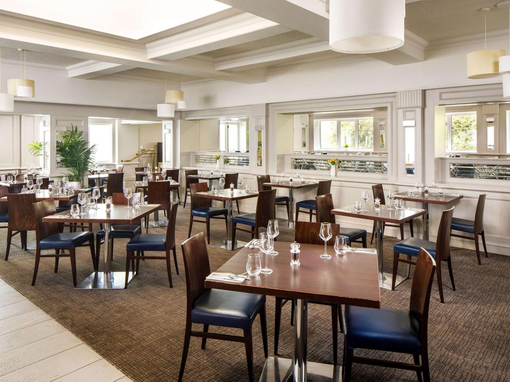 Mercure Birmingham West Hotel West Bromwich Bagian luar foto