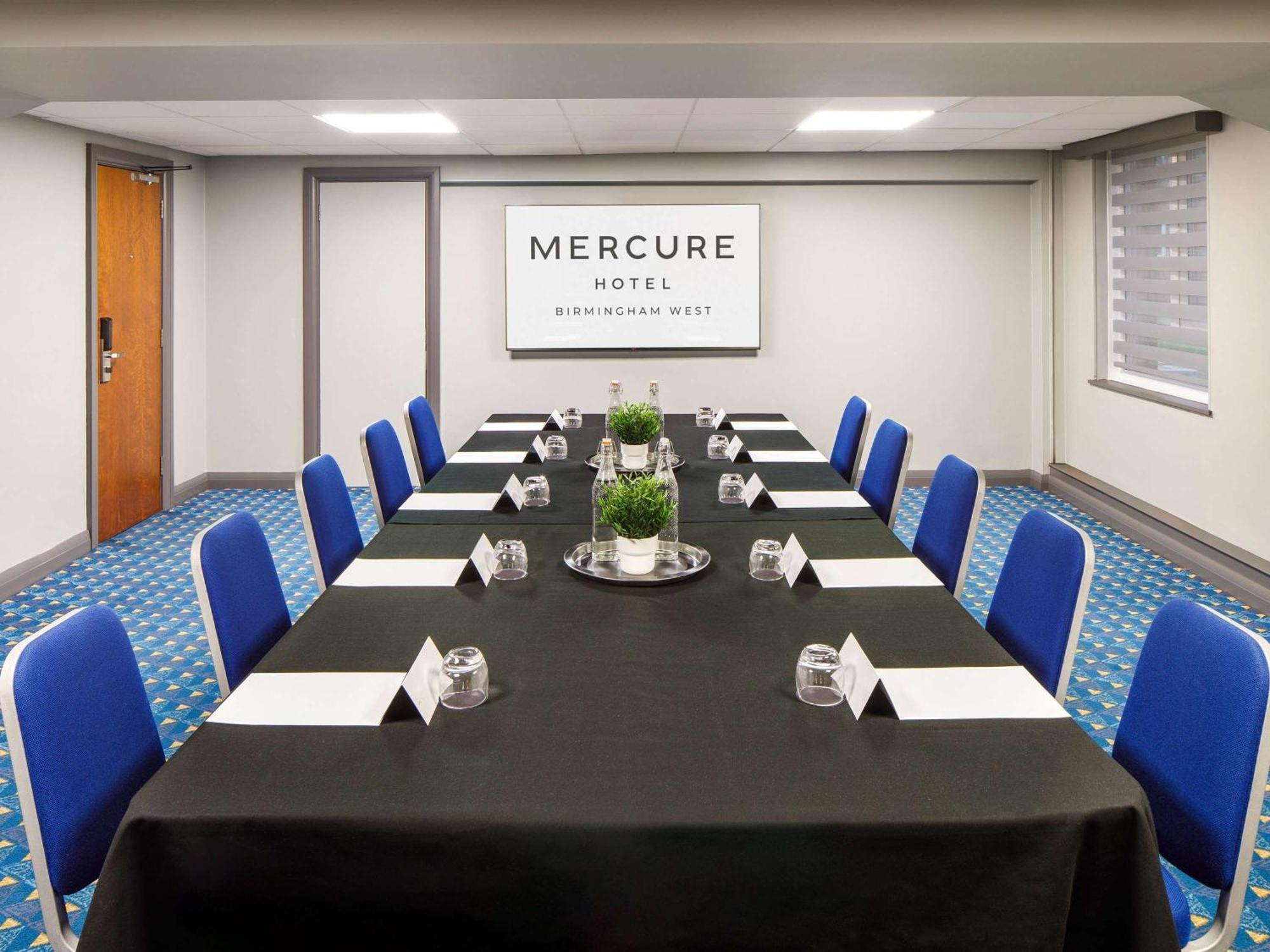 Mercure Birmingham West Hotel West Bromwich Bagian luar foto