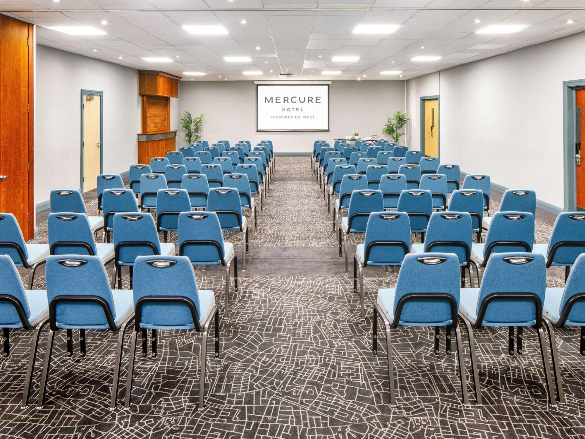 Mercure Birmingham West Hotel West Bromwich Bagian luar foto